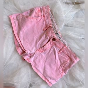 Roxy Low rise short in light wash pink
